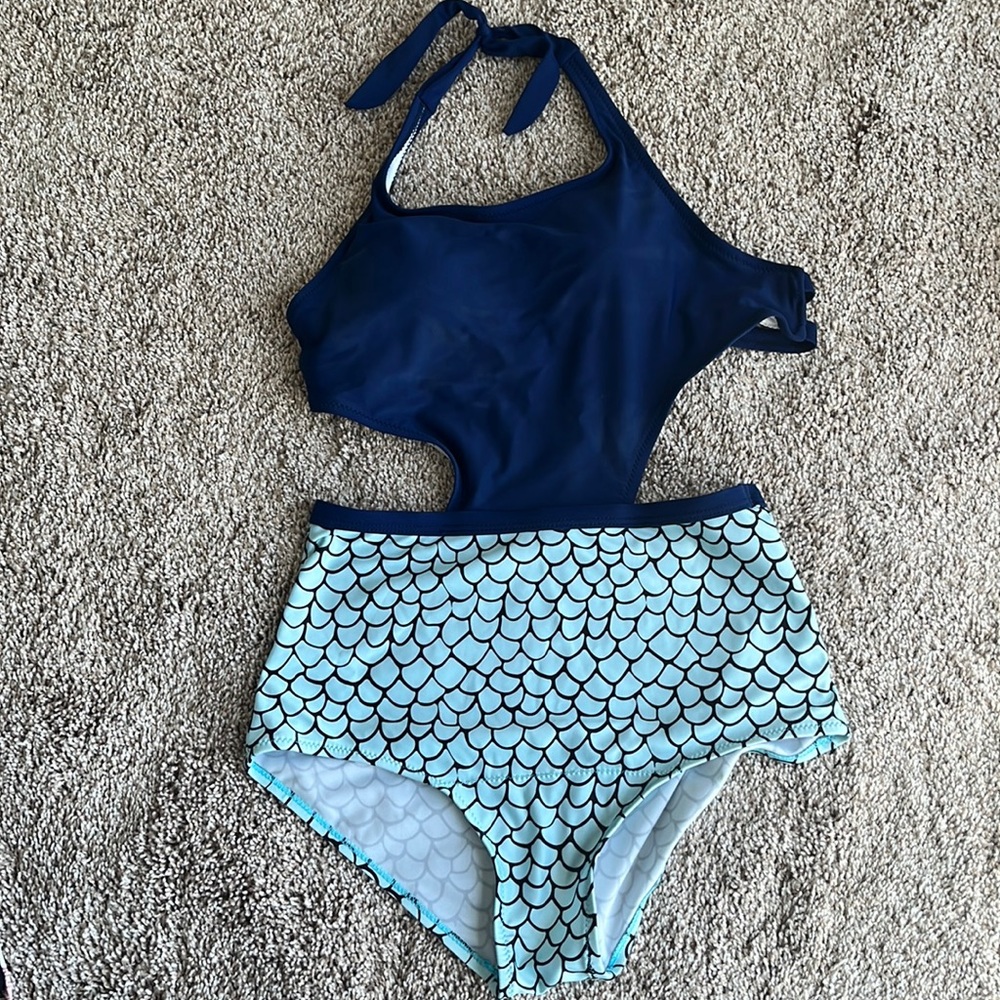 Cupshe one piece cut out swimsuit